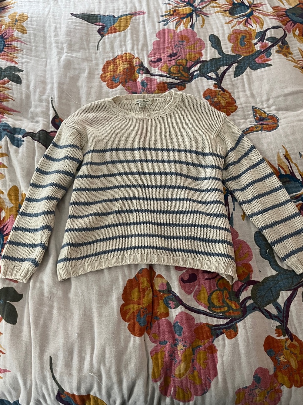 Vintage Eddie Bauer Cream Crewneck Sweater with Light Blue Stripes